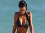 fond ecran  Kim Kardashian : Bikini