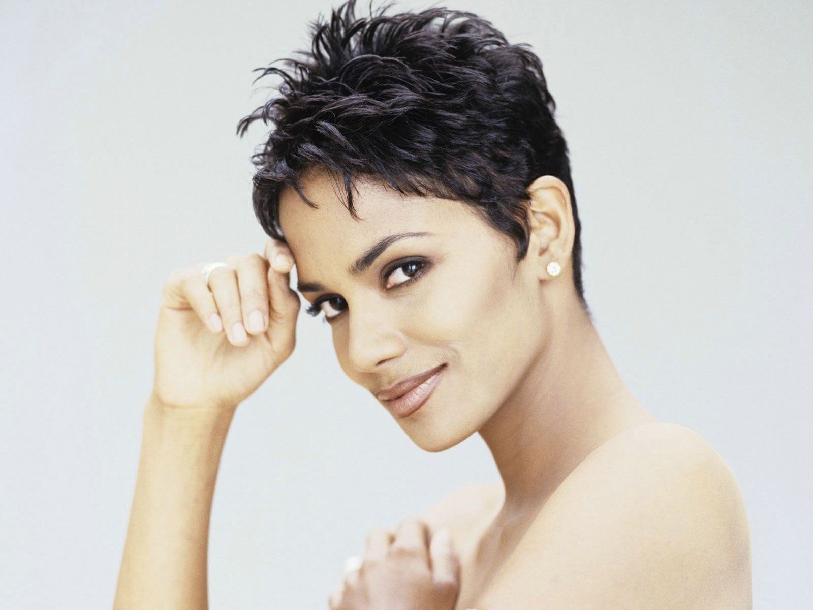 Halle Berry fond ecran Halle Berry