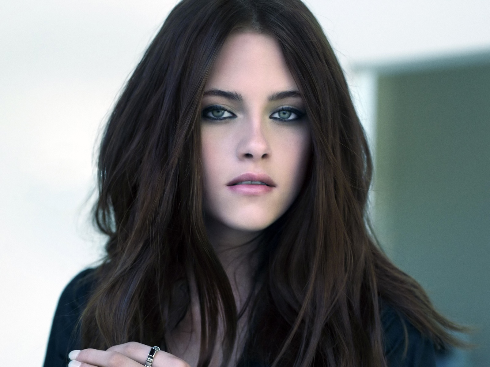 Kristen Stewart : Portrait fond ecran Kristen Stewart : Portrait
