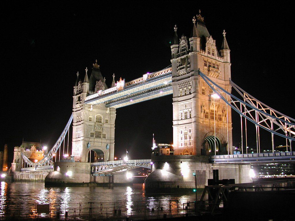 Тауэрский мост в Лондоне. Лондон 2004 год. Лондон 2001 год. Сворачивающийся мост, Лондон, Англия.