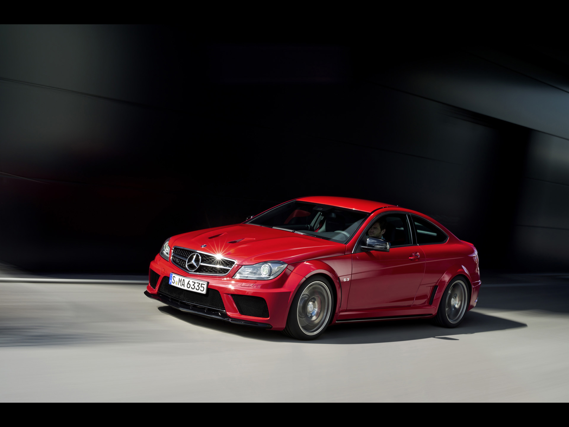 Mercedes : C63 AMG fond ecran Mercedes : C63 AMG