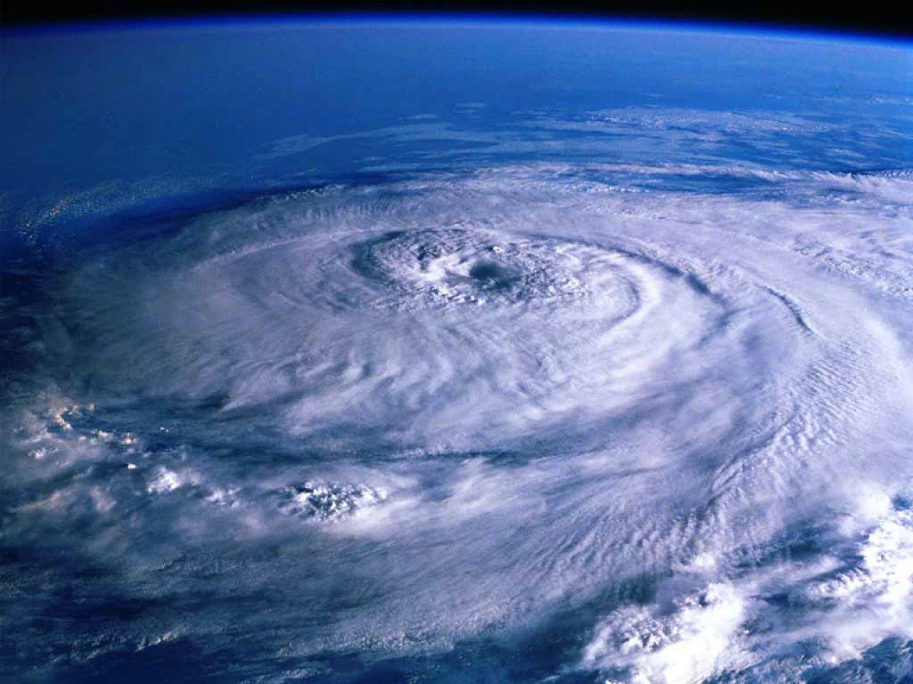 Cyclone sur Terre fond ecran Cyclone sur Terre