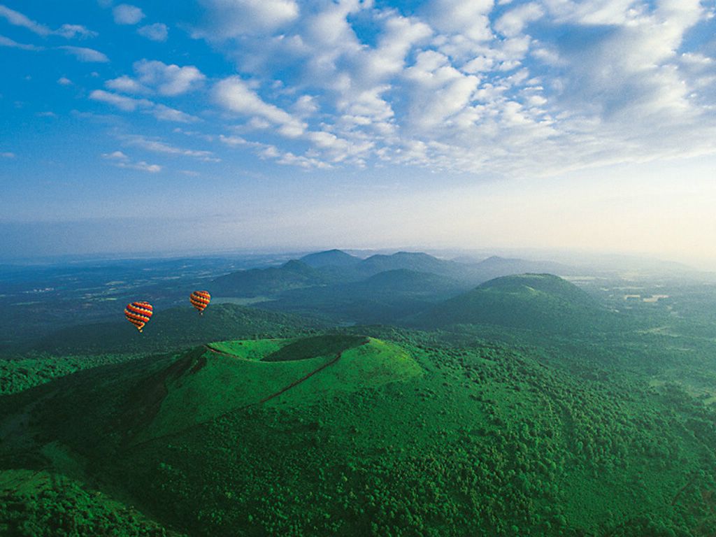 Volcan en Auvergne fond ecran Volcan en Auvergne