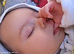 fond ecran  bébé dort