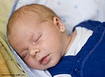 fond ecran  bébé dort