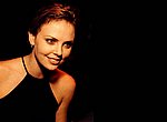 fond ecran  Charlize Theron